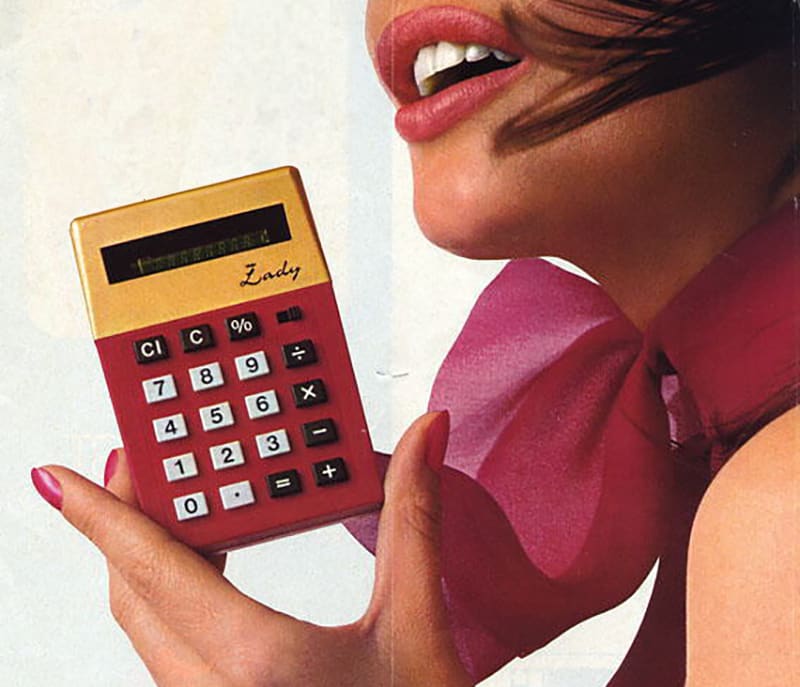 ADLER LADY: EL CAPRICHO ROJO QUE INVENTÓ EL MARKETING 1